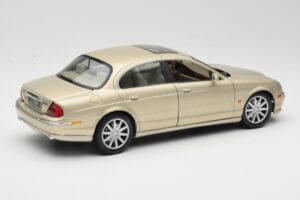 Jaguar S-Type X200 Brons Maisto 1:18 50332 Metall — bild 3 av 8