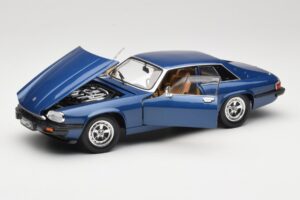 Jaguar XJ-S Blå Road Signature 1:18 92658 Metall — bild 2 av 8