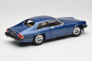 Jaguar XJ-S Blå Road Signature 1:18 92658 Metall — bild 3 av 8