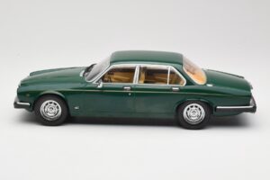 Jaguar XJ Series III Mörkgrön MCG 1:18 MCG18175 Metall — bild 3 av 6