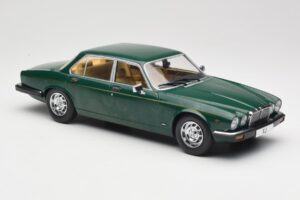 Jaguar XJ Series III Mörkgrön MCG 1:18 MCG18175 Metall — bild 4 av 6