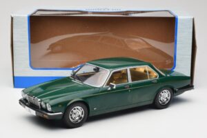 Jaguar XJ Series III Mörkgrön MCG 1:18 MCG18175 Metall — bild 6 av 6
