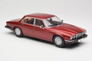 Jaguar XJ Series III Metallic Dark Red MCG 1:18 MCG18176 Metall — bild 4 av 6