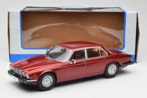 Jaguar XJ Series III Metallic Dark Red MCG 1:18 MCG18176 Metall — bild 6 av 6