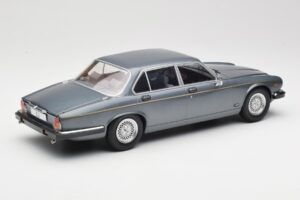 Jaguar XJ Series III Metallic Grey MCG 1:18 MCG18177 Metall — bild 2 av 6