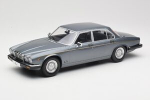 Jaguar XJ Series III Metallic Grey MCG 1:18 MCG18177 Metall