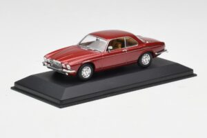 Jaguar XJ12 Coupe Regency Röd Minichamps 1:43 400130461 Metall — bild 2 av 4