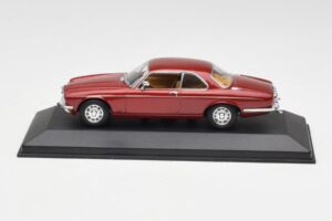 Jaguar XJ12 Coupe Regency Röd Minichamps 1:43 400130461 Metall