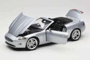 Jaguar XK X150 Cabriolet Silver Minichamps 1:18 153130533 Metall — bild 2 av 8