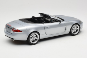Jaguar XK X150 Cabriolet Silver Minichamps 1:18 153130533 Metall — bild 3 av 8