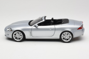 Jaguar XK X150 Cabriolet Silver Minichamps 1:18 153130533 Metall — bild 4 av 8