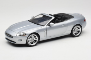 Jaguar XK X150 Cabriolet Silver Minichamps 1:18 153130533 Metall