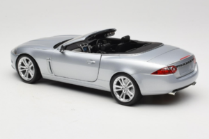 Jaguar XK X150 Cabriolet Silver Minichamps 1:18 153130533 Metall — bild 7 av 8
