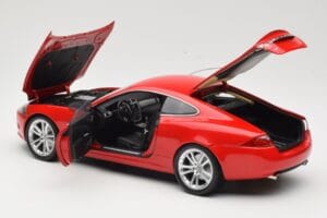 Jaguar XK X150 Röd Minichamps 1:18 150130503 Metall — bild 5 av 8