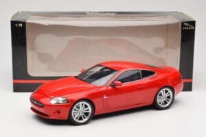 Jaguar XK X150 Röd Minichamps 1:18 150130503 Metall — bild 8 av 8