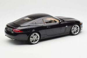 Jaguar XK-R X150 Midnight Svart AUTOart 1:18 73632 Metall — bild 3 av 8