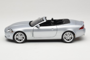 Jaguar XK X150 Cabriolet Silver Minichamps 1:18 150130531 Metall — bild 4 av 8