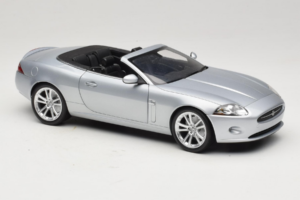 Jaguar XK X150 Cabriolet Silver Minichamps 1:18 150130531 Metall — bild 6 av 8