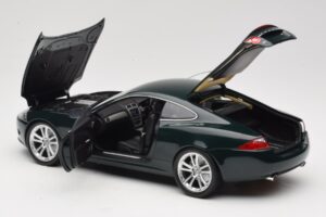 Jaguar XK X150 Coupe Grön Minichamps 1:18 150130501 Metall — bild 5 av 8