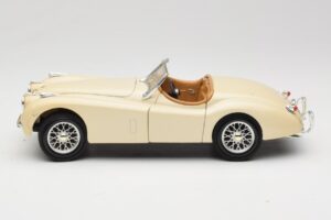 Jaguar XK120 Vit Eduscho 1:18 7482-1HTH Metall — bild 4 av 8