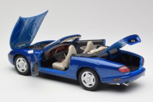 Jaguar XK8 X100 Cabriolet Azure Blå Maisto 1:18 50286 Metall — bild 5 av 8