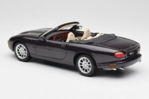 Jaguar XKR X100 Cabriolet Grå Maisto 1:18 50331 Metall — bild 7 av 8