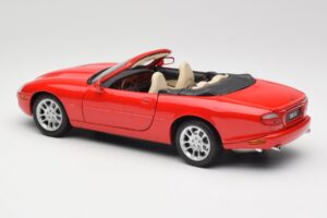 Jaguar XKR X100 Röd Maisto 1:18 50330 Metall — bild 7 av 8