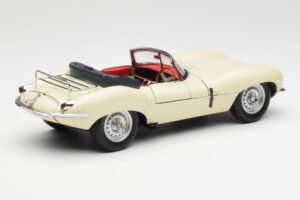 Jaguar XKSS Kräm AUTOart 1:18 73512 Metall — bild 3 av 8