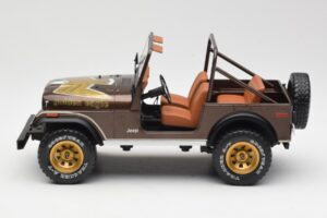 Jeep CJ-7 Golden Eagle Grön MCG 1:18 MCG18109 Metall — bild 3 av 6