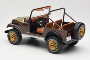 Jeep CJ-7 Golden Eagle Grön MCG 1:18 MCG18109 Metall — bild 5 av 6