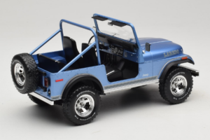 Jeep CJ-7 Laredo Blå MCG 1:18 MCG18553 Metall — bild 2 av 6