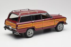 Jeep Grand Wagoneer Classic Röd AUTOart 1:18 74002 Metall — bild 3 av 8