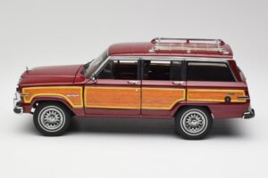 Jeep Grand Wagoneer Classic Röd AUTOart 1:18 74002 Metall — bild 4 av 8