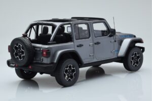 Jeep Wrangler 4xe Silver GT Spirit 1:18 GT419 Resin — bild 2 av 6