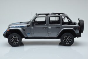 Jeep Wrangler 4xe Silver GT Spirit 1:18 GT419 Resin — bild 3 av 6