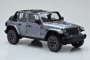 Jeep Wrangler 4xe Silver GT Spirit 1:18 GT419 Resin — bild 4 av 6