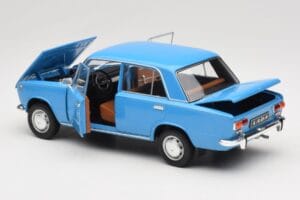 Lada 1200 2101 Blå IXO 1:18 18CMC204OP Metall — bild 5 av 8