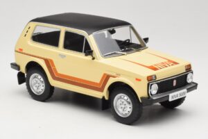 Lada Niva 2121 California Beige MCG 1:18 MCG18004 Metall — bild 4 av 6