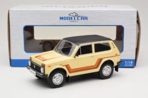 Lada Niva 2121 California Beige MCG 1:18 MCG18004 Metall — bild 6 av 6