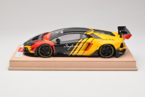 Lamborghini Aventador Liberty Walk Infinite Svart Gul Timothy & Pierre 1:18 REMC035 Metall
