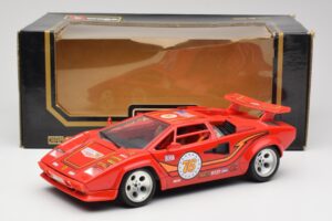 Lamborghini Countach Röd Bburago 1:18 3047 Metall — bild 8 av 8