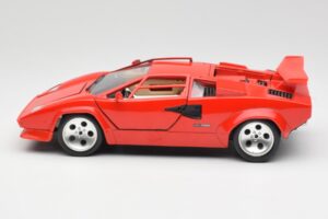 Lamborghini Countach Röd Bburago 1:18 3047-M1 Metall — bild 4 av 8