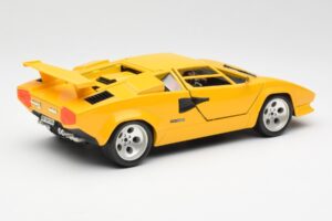 Lamborghini Countach Gul Bburago 1:18 3037 Metall — bild 3 av 8