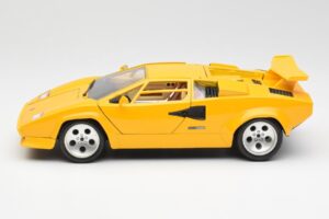 Lamborghini Countach Gul Bburago 1:18 3037 Metall — bild 4 av 8