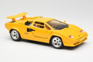 Lamborghini Countach Gul Bburago 1:18 3037 Metall — bild 6 av 8