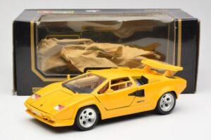 Lamborghini Countach Gul Bburago 1:18 3037 Metall — bild 8 av 8