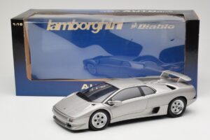 Lamborghini Diablo Silver AUTOart 1:18 70071 Metall — bild 8 av 8