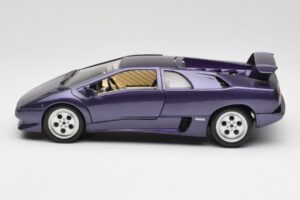 Lamborghini Diablo Lila Maisto 1:18 3028 Metall — bild 4 av 8
