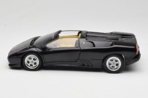 Lamborghini Diablo Roadster Svart AUTOart 1:18 70093-R1 Metall — bild 5 av 10