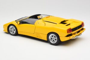 Lamborghini Diablo Roadster Gul AUTOart 1:18 70092 Metall — bild 7 av 8